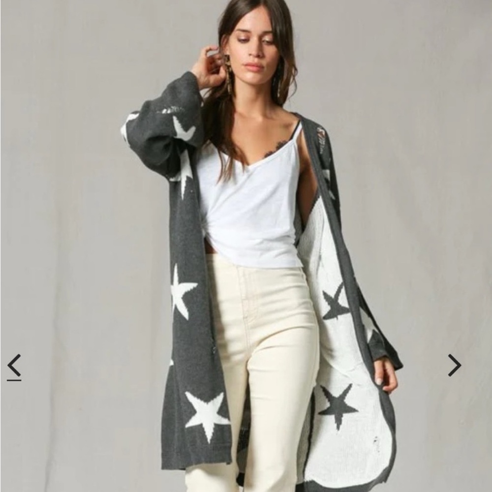 VICI Blank Paige Gray and White Star Patterned Oversized Cardigan